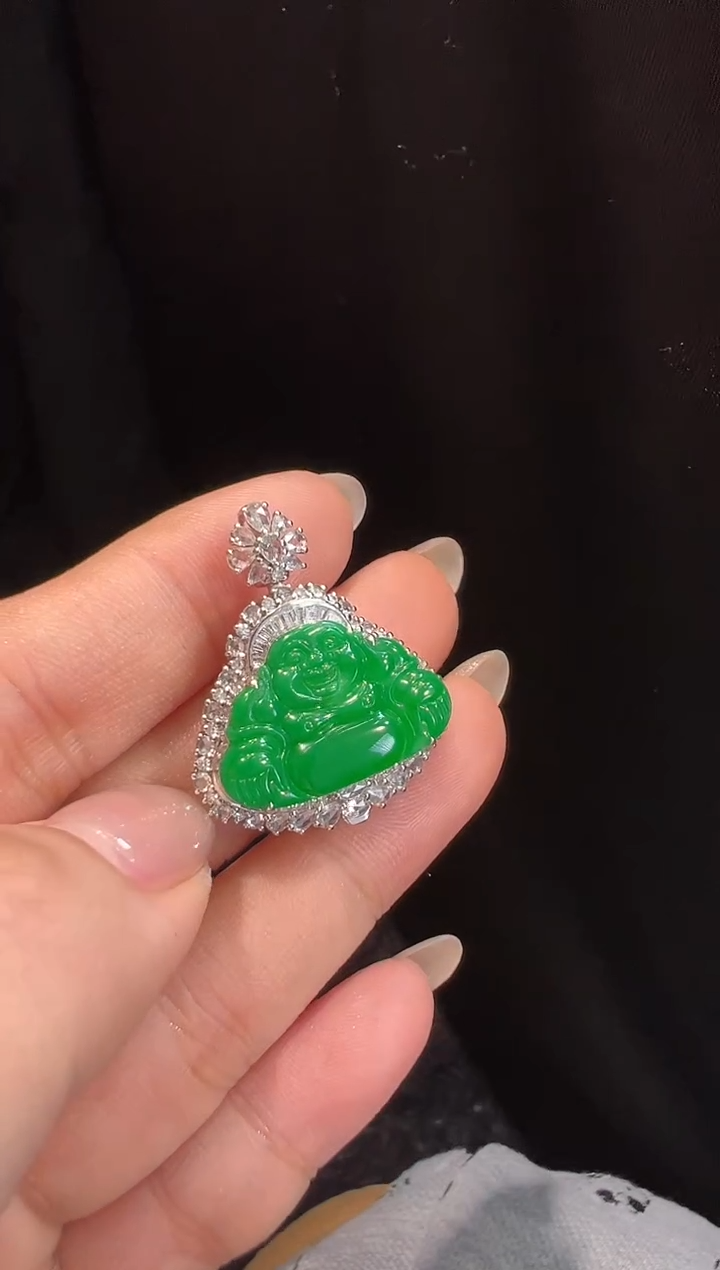 【闪购商品】翡翠颈饰18K金镶嵌吊坠35000分单