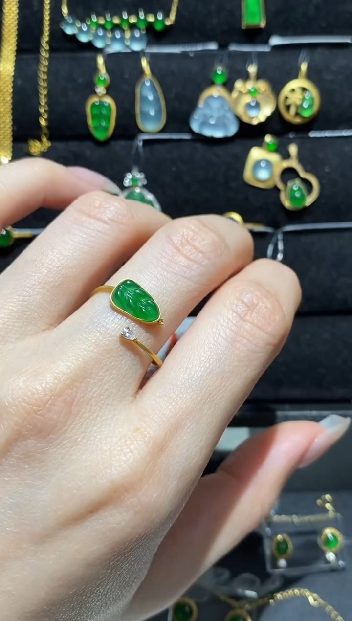 【闪购商品】翡翠戒指18K金镶嵌戒指