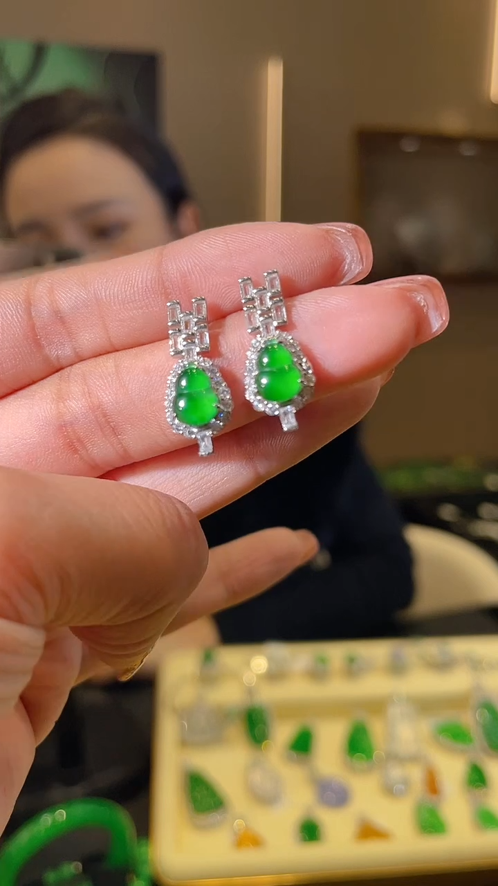 【闪购商品】翡翠耳饰银S925镶嵌天然翡翠A货