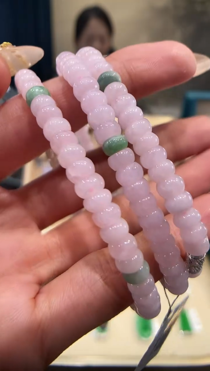 【闪购商品】翡翠吊坠(不含链)未镶嵌手串 多样性发其一