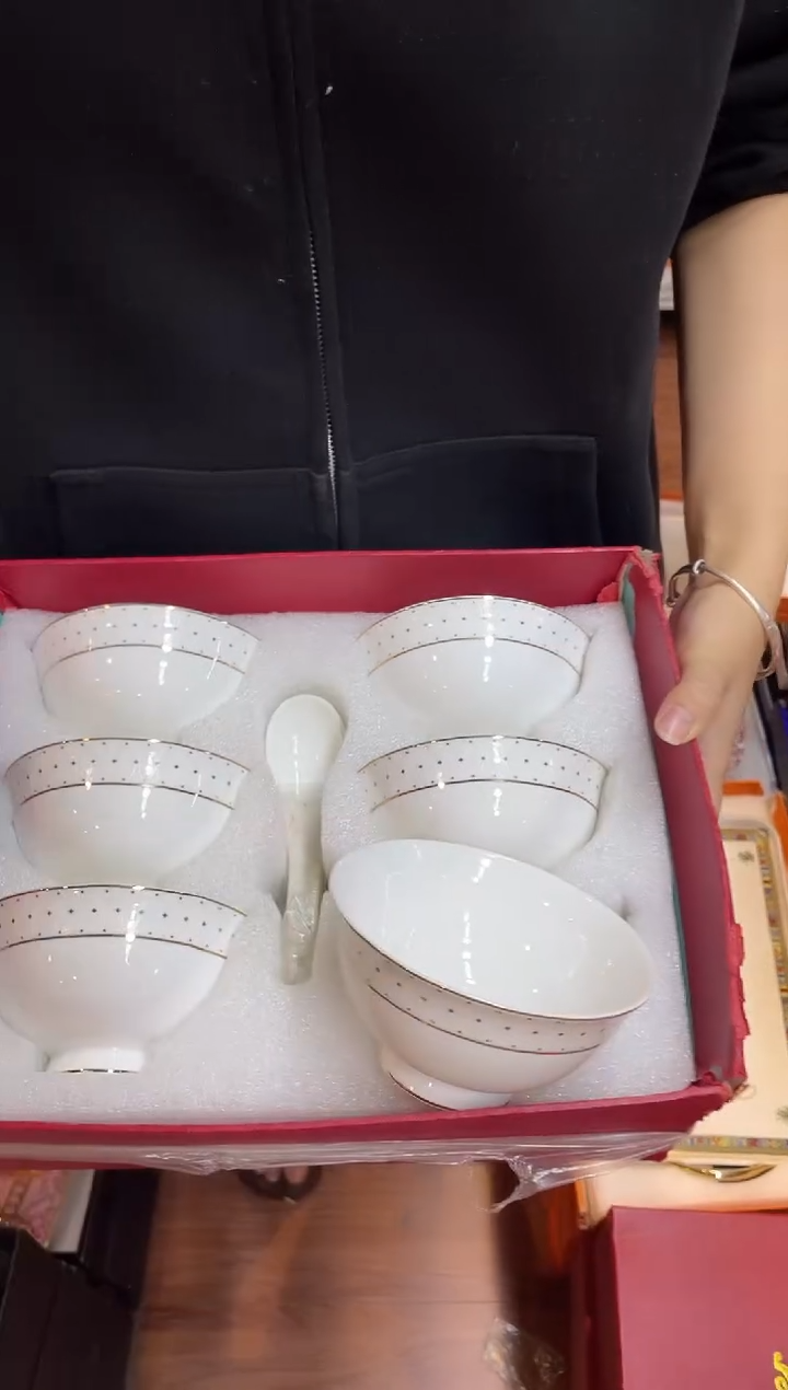 杯鸿辉家品牌瓷器，京东包邮！