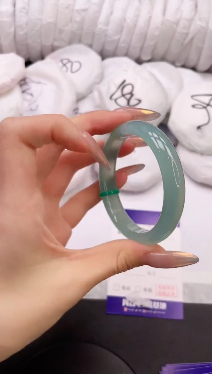 【闪购商品】石英质玉手镯未镶嵌31K536-52