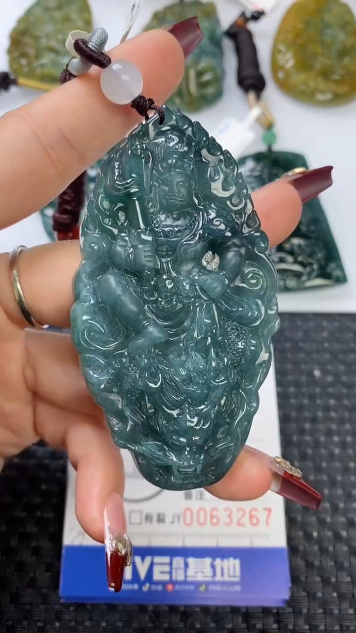 【闪购商品】翡翠颈饰未镶嵌1111111111111111