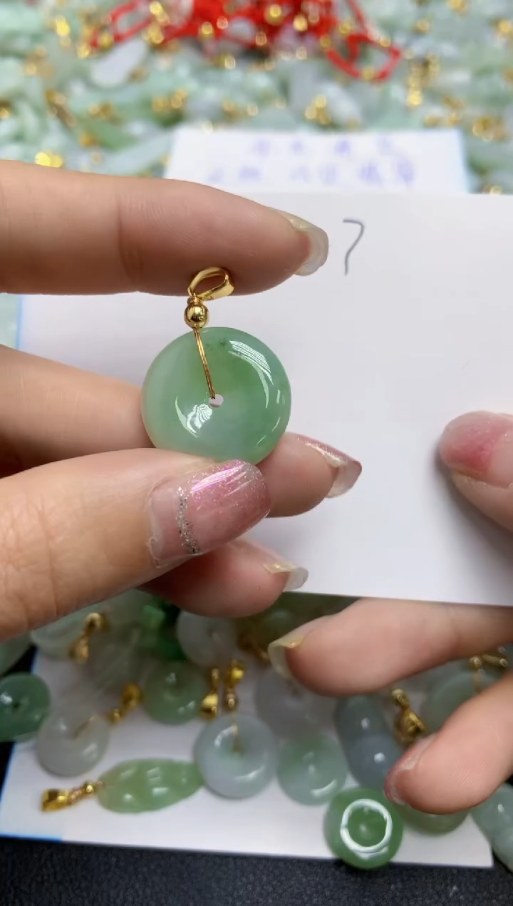 【闪购商品】翡翠颈饰合金天然翡翠A货