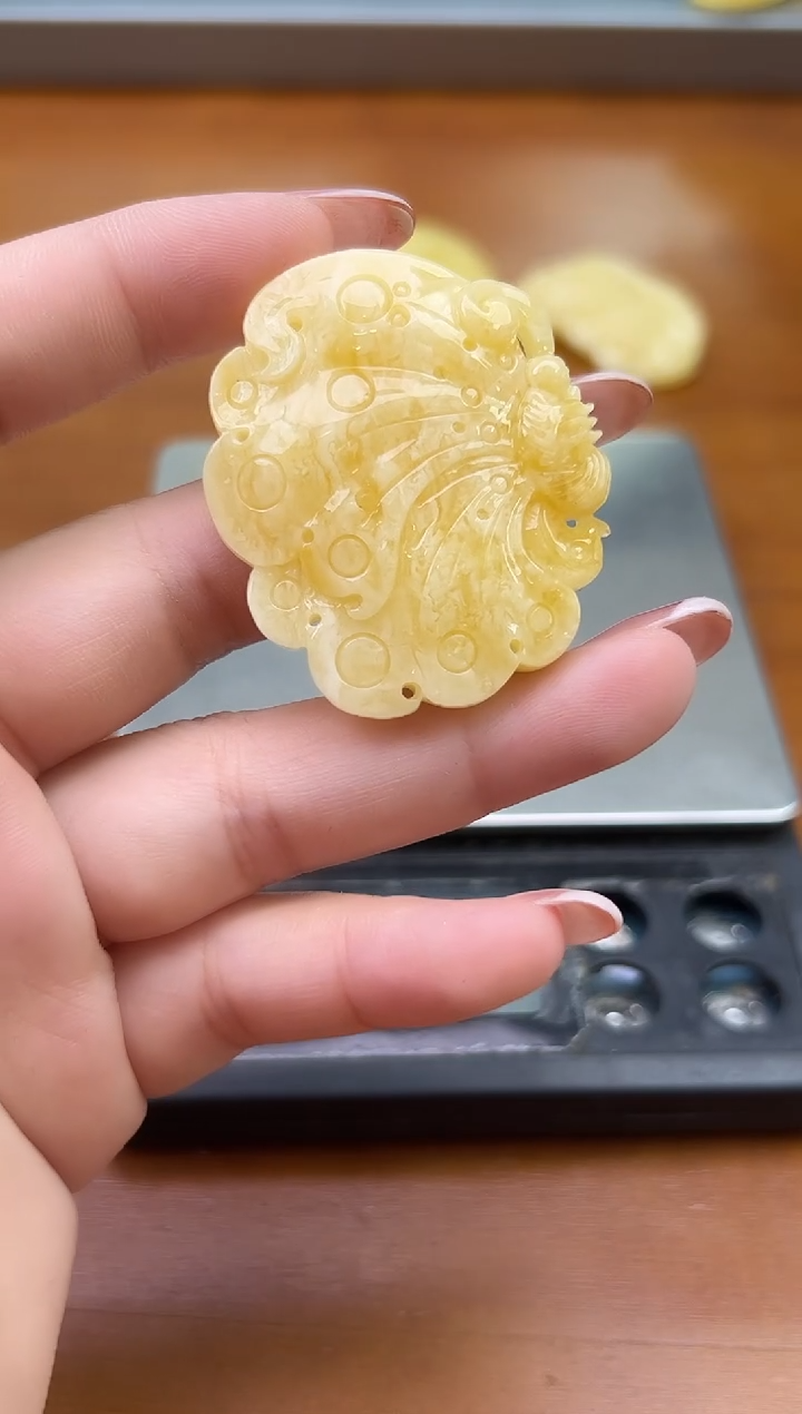 未镶嵌琥珀裸石琥珀蜜蜡吊坠