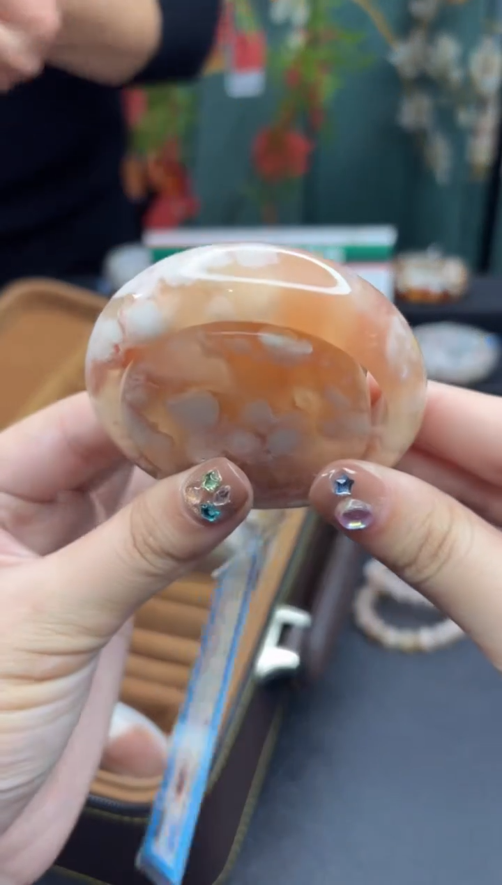 【闪购商品】石英质玉手镯未镶嵌884（52圈赠送镯心）