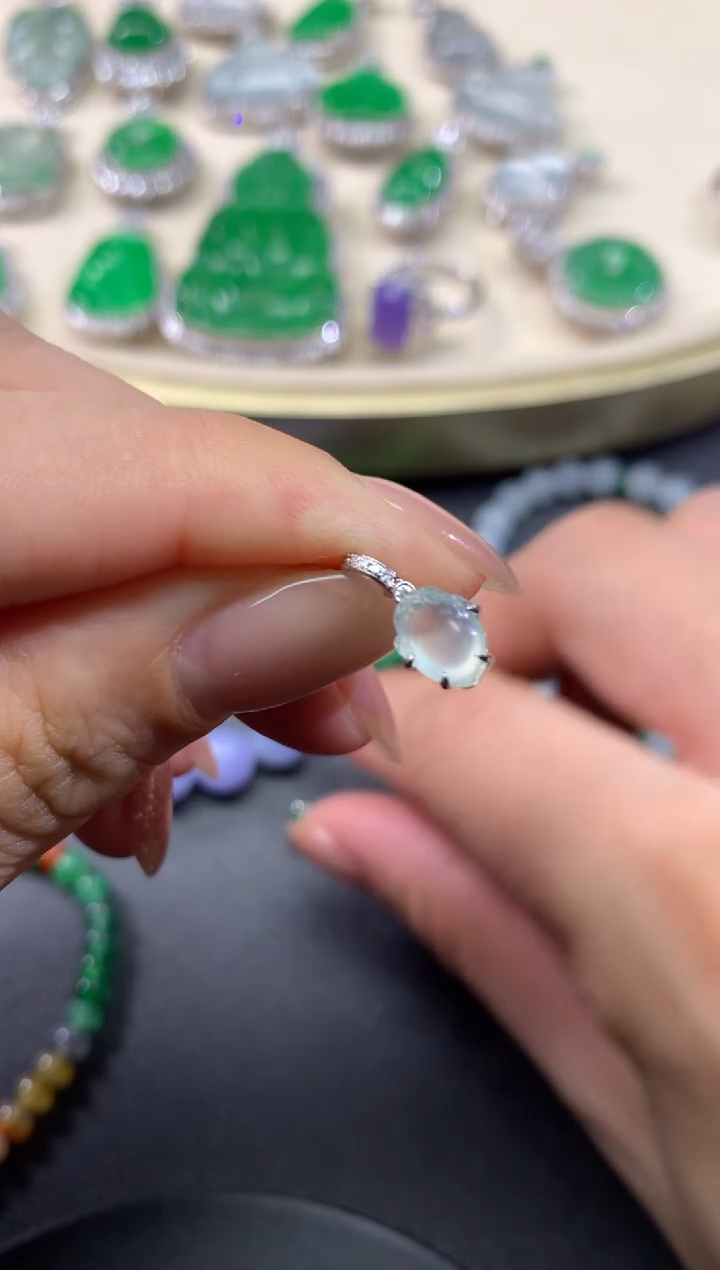 【闪购商品】翡翠吊坠(不含链)18K金镶嵌555天然A货翡翠