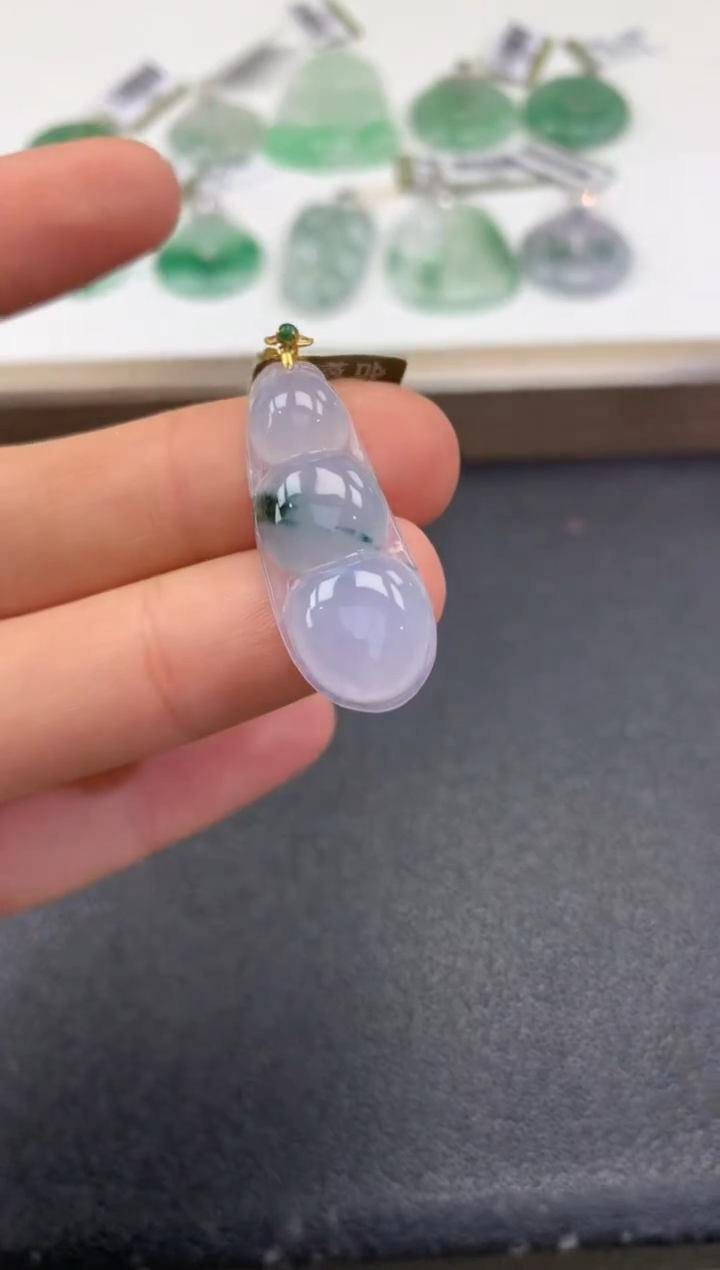 翡翠18K金镶嵌颈饰退货需吊牌标签完好