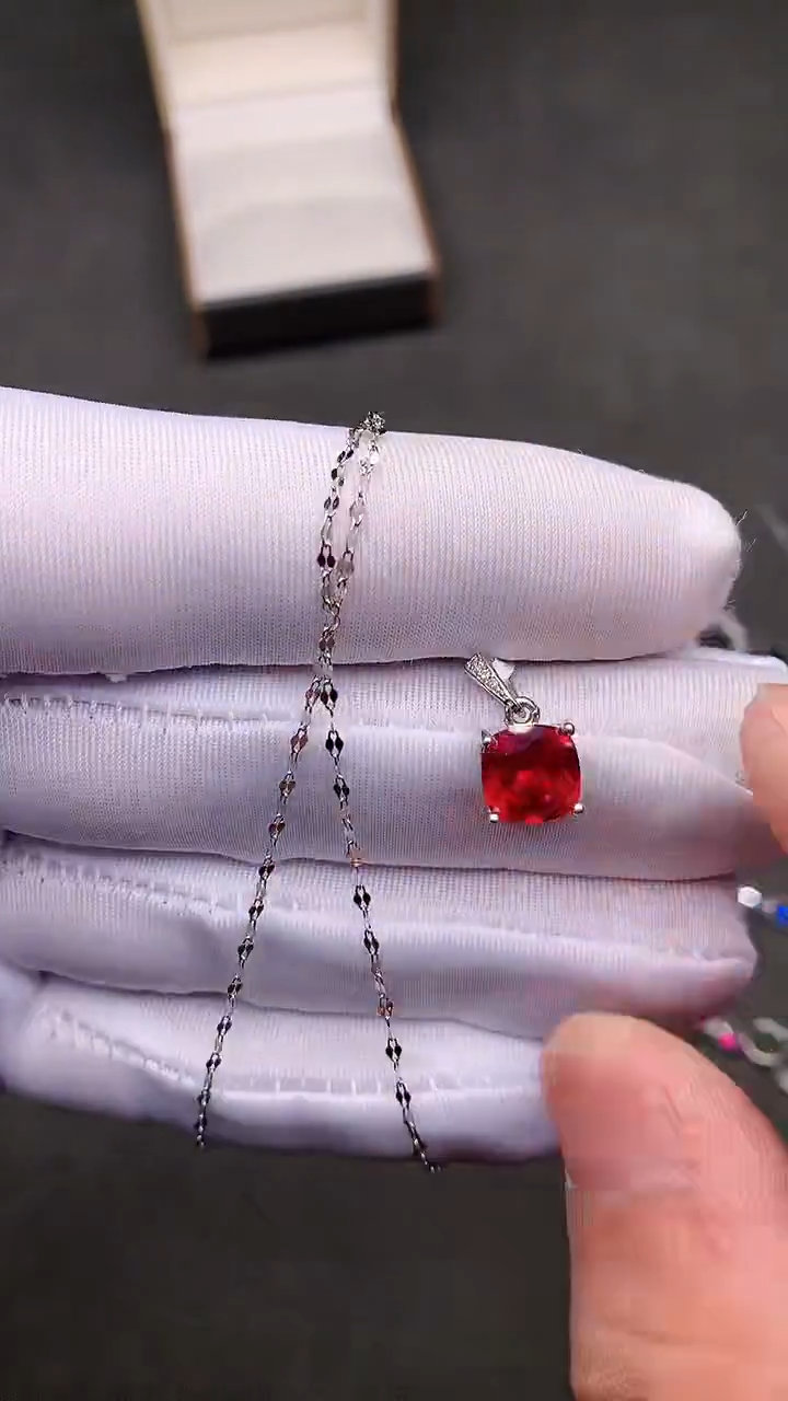 【闪购商品】红宝石颈饰银S925镶嵌.......