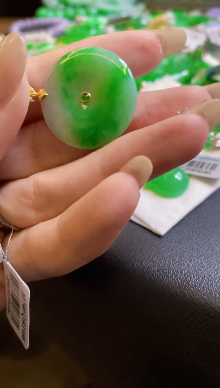【闪购商品】定制翡翠18K金镶嵌吊坠