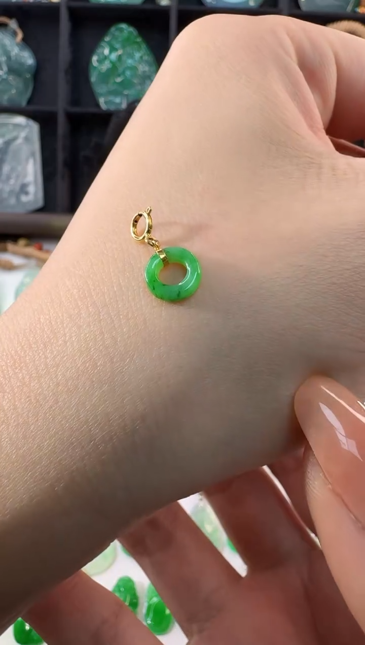 颈饰18K金镶嵌翡翠缅甸A货翡翠