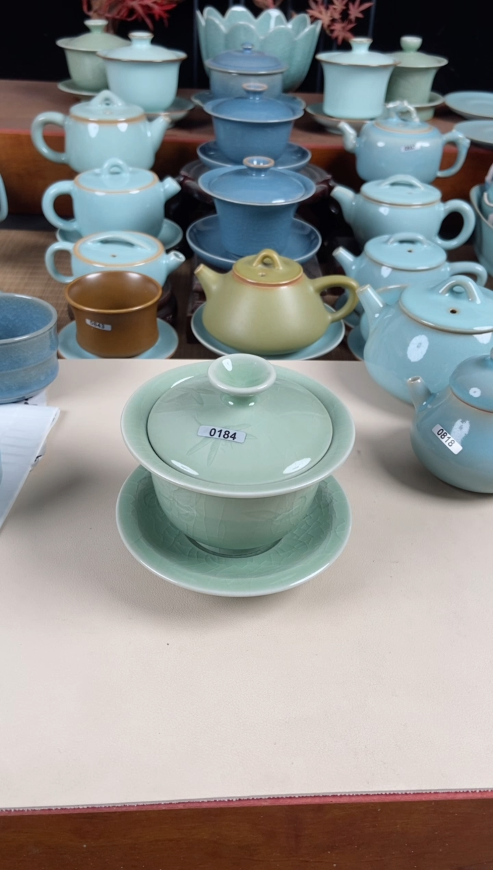 【闪购商品】其他184号全品无瑕手雕豆绿盖碗全手工