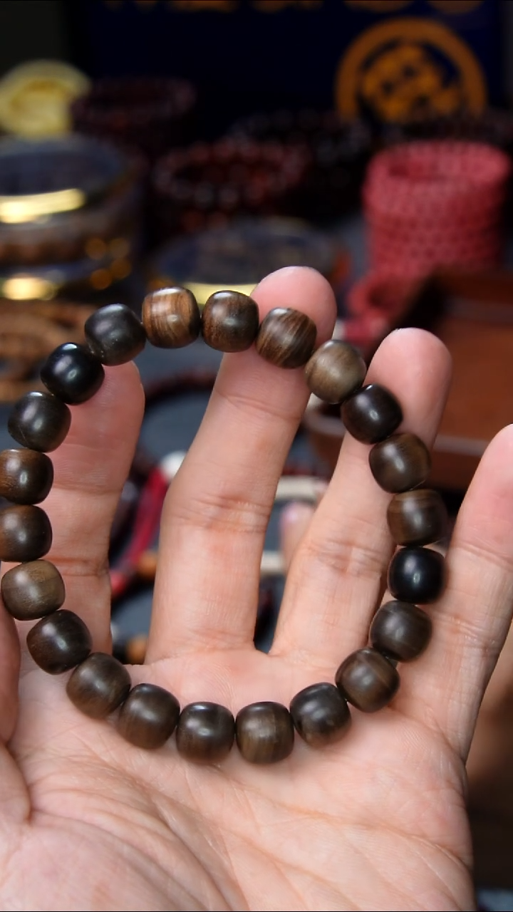 檀香木手串/手链SG001 印度老山檀阴沉10*10mm单圈 底色不干净