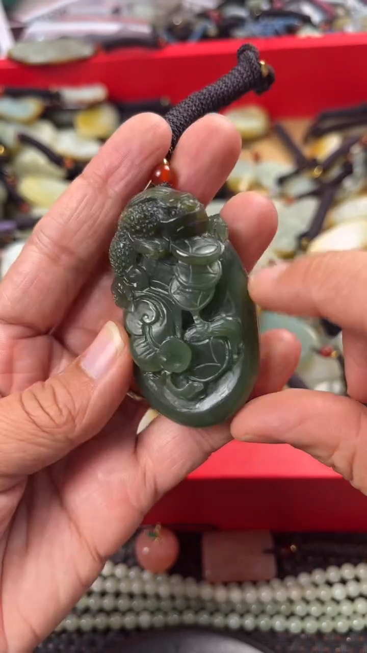 【闪购商品】和田玉颈饰未镶嵌多样性发货没有证书拍一发一有瑕