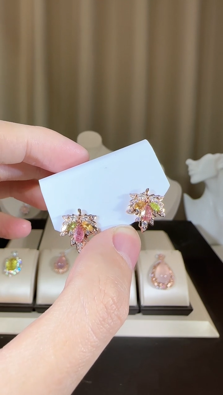 【闪购商品】碧玺耳饰银S925镶嵌时尚