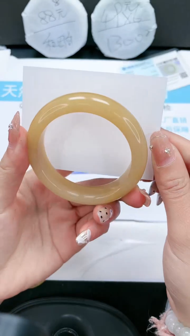 【闪购商品】石英质玉手镯未镶嵌233-57.1