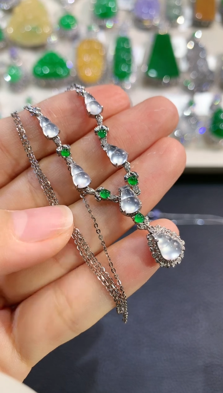 【闪购商品】翡翠套链18K金镶嵌e31