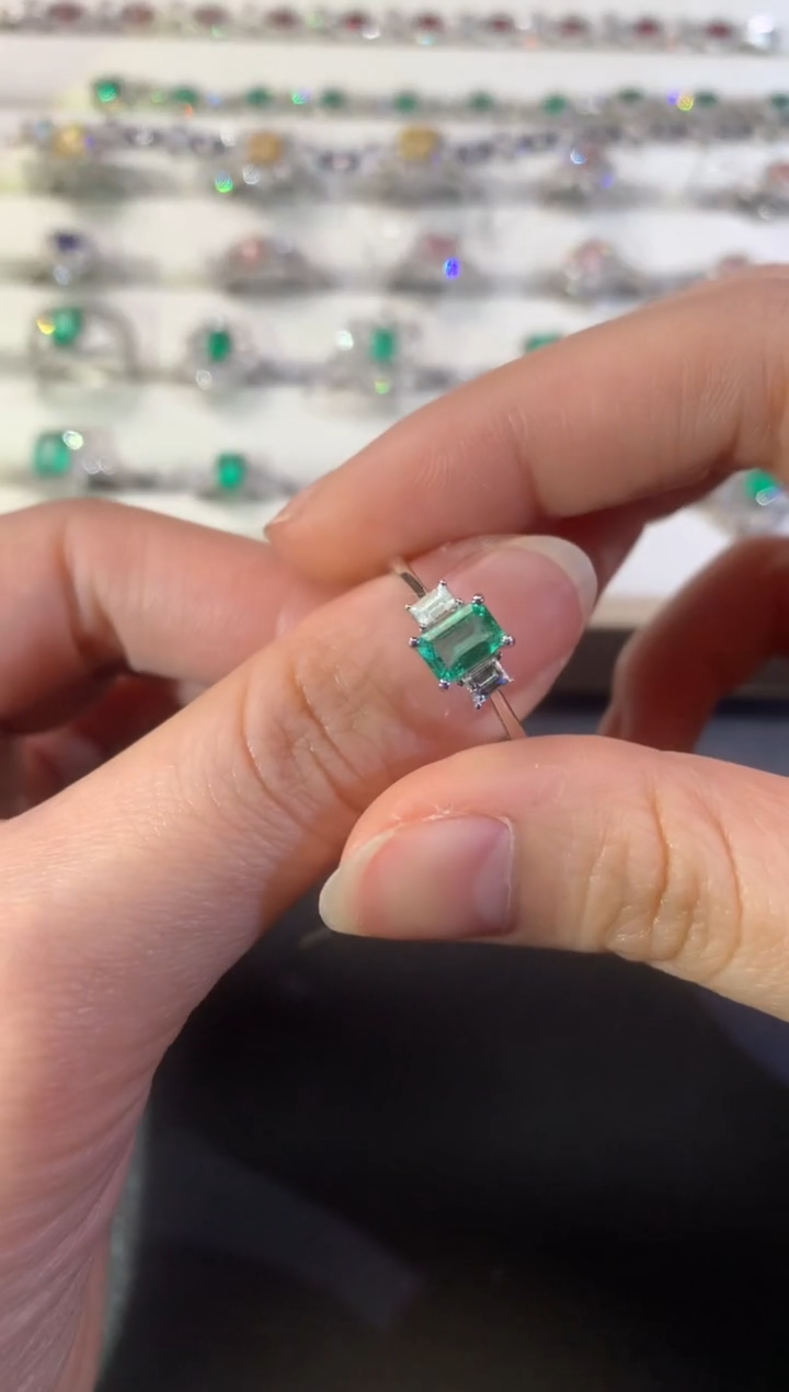 【闪购商品】祖母绿戒指18K金镶嵌R6|5800