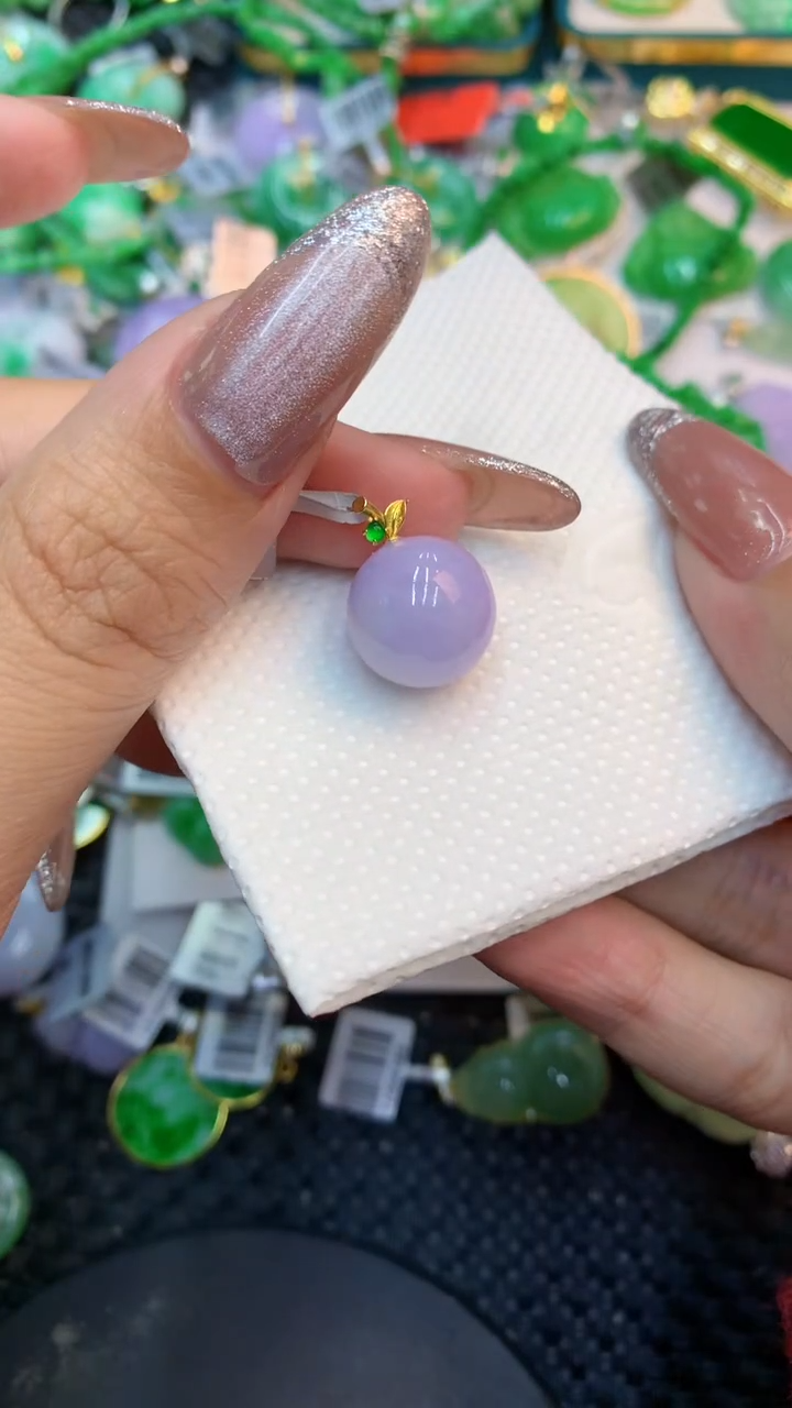 颈饰18K金镶嵌翡翠1