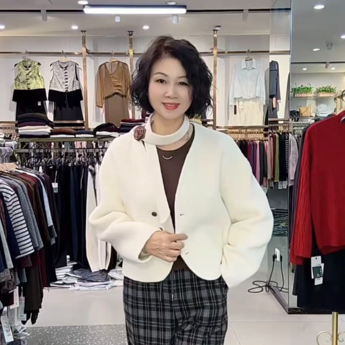 祥好服饰 新款气质时尚毛呢短款玫瑰花外套 2569