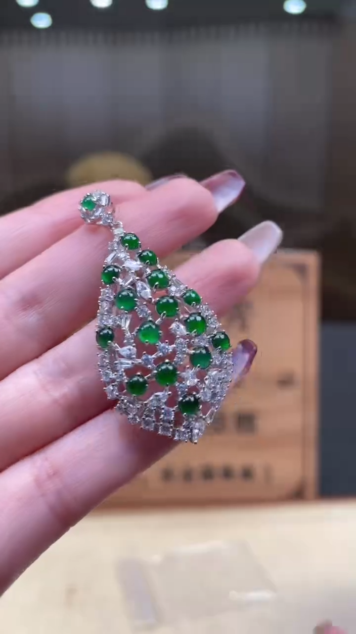 【闪购商品】翡翠颈饰未镶嵌      *18