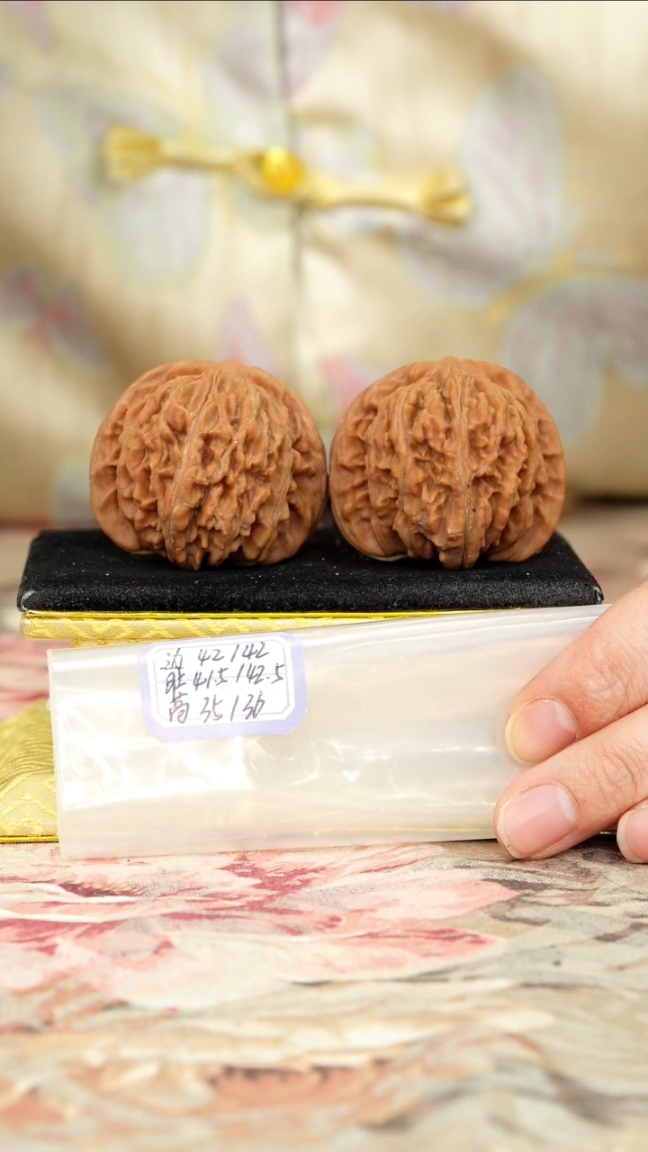 【闪购商品】文玩核桃把件平谷一代四座楼