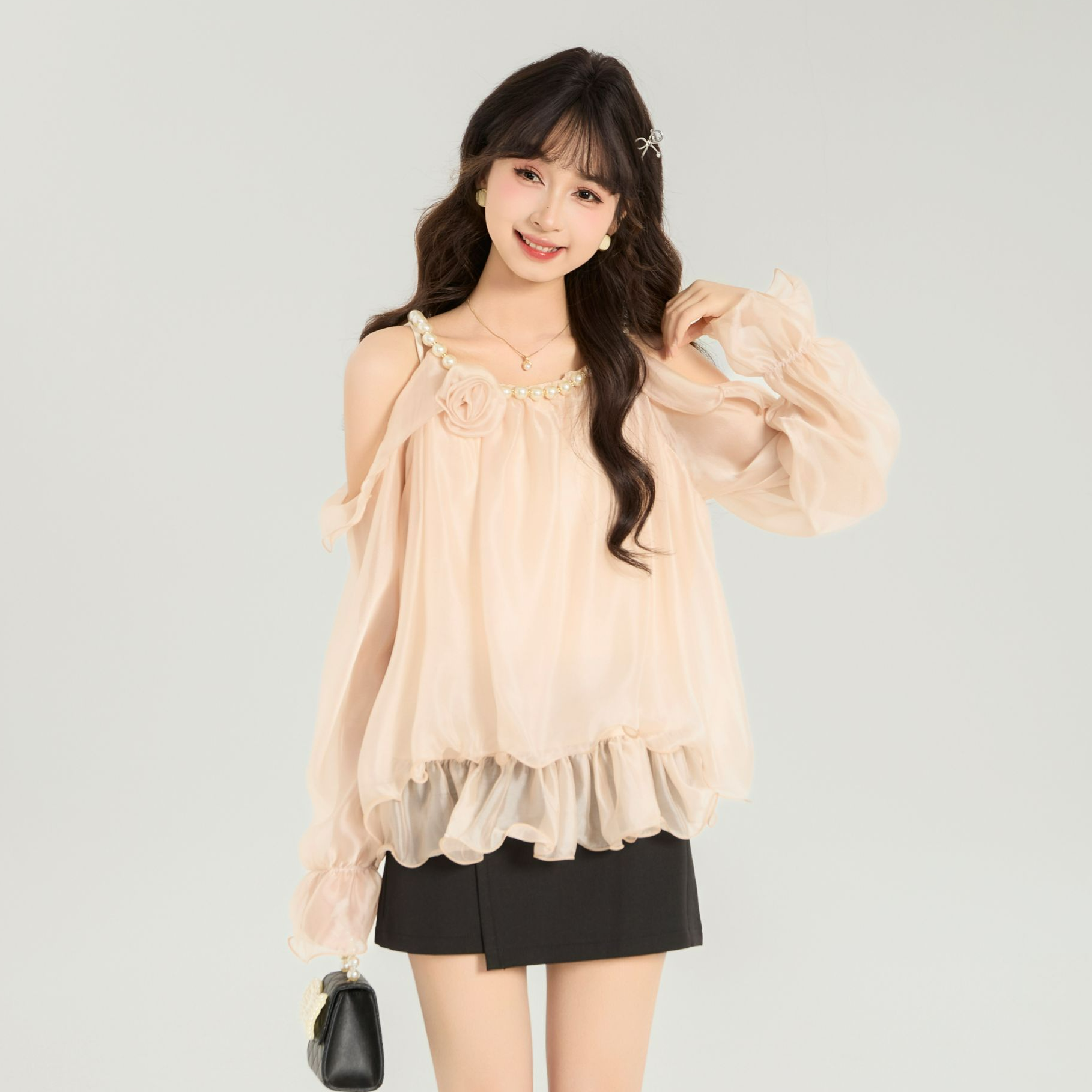 慕兔温柔风荷叶边挂脖露肩长袖衬衫2025早秋新女装喇叭袖粉色上衣