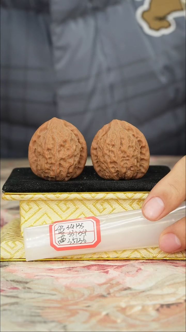 【闪购商品】文玩核桃把件非嫁接将军帽