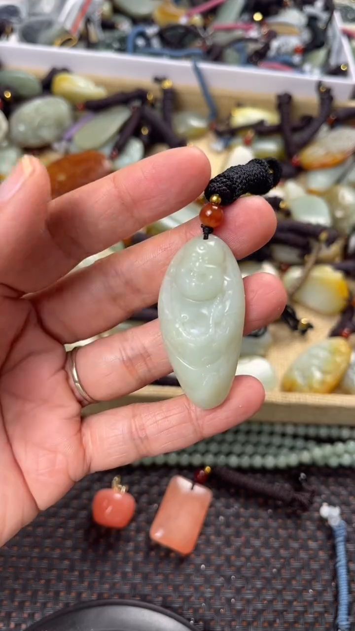 【闪购商品】和田玉颈饰未镶嵌多样性发货没有证书拍一发一有瑕