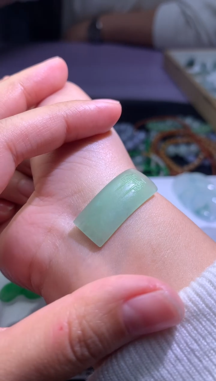 【闪购商品】定制翡翠未镶嵌毛货