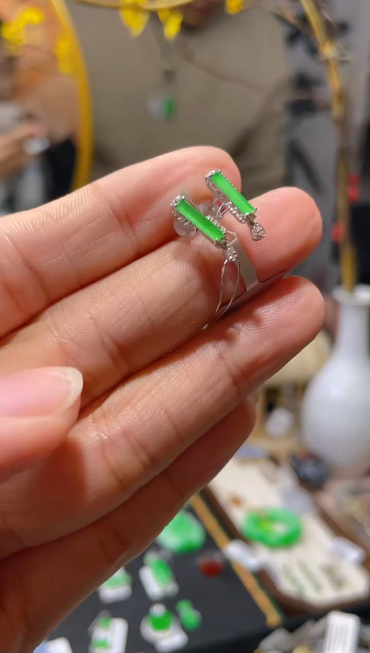 【闪购商品】翡翠颈饰18K金镶嵌假一赔三