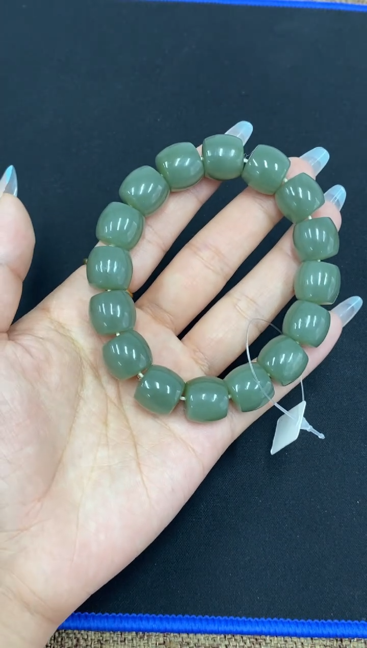 透闪石质玉未镶嵌珠宝奇石纯天然新疆和田玉卡14ZQ114