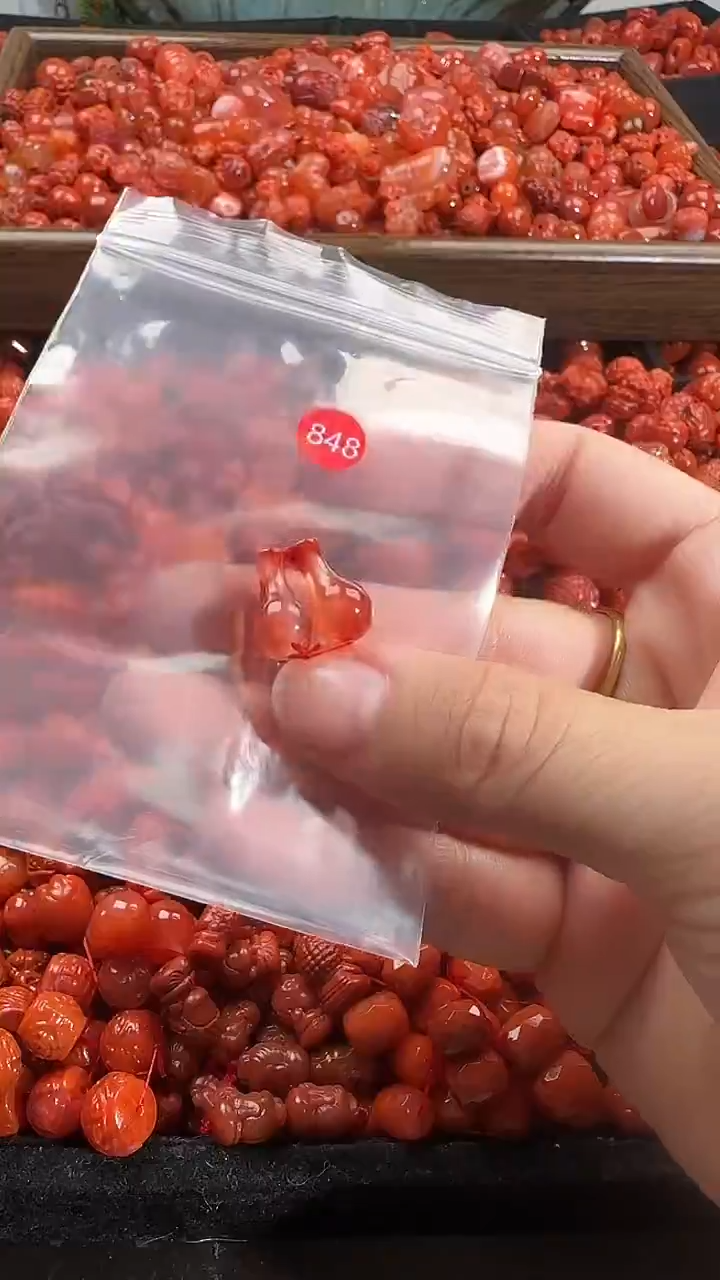 颈饰未镶嵌南红玛瑙1