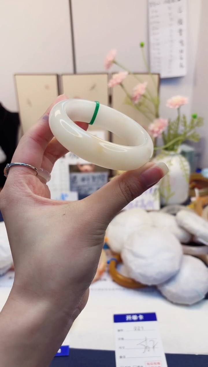 【闪购商品】石英质玉手镯未镶嵌21-财气镯-圈口56