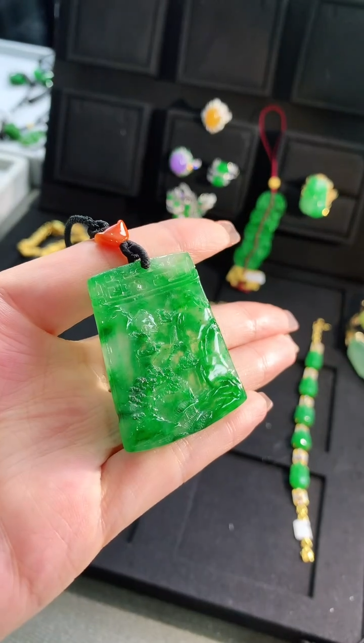 【闪购商品】翡翠颈饰未镶嵌吊坠