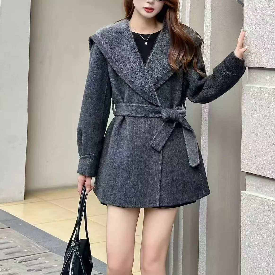 新年战袍百搭系带毛呢中长款女士羊驼大衣翻领收腰时尚气质25130