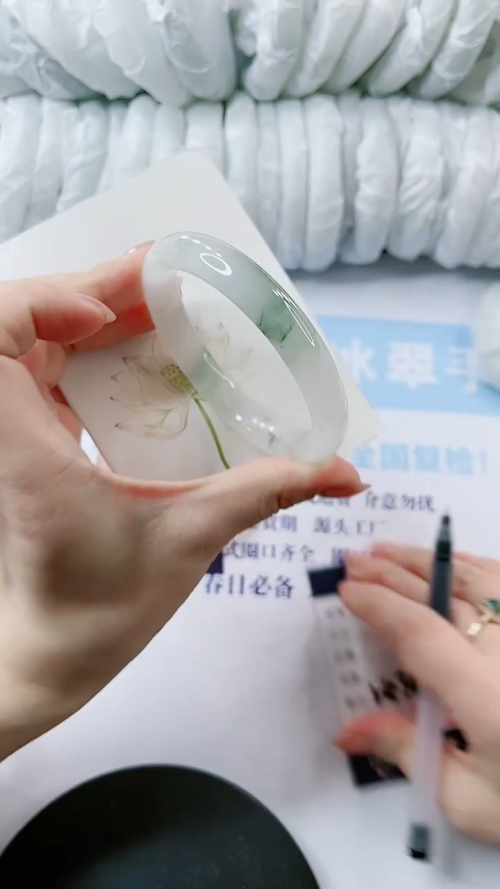 【闪购商品】石英质玉手镯未镶嵌多样性发货V435
