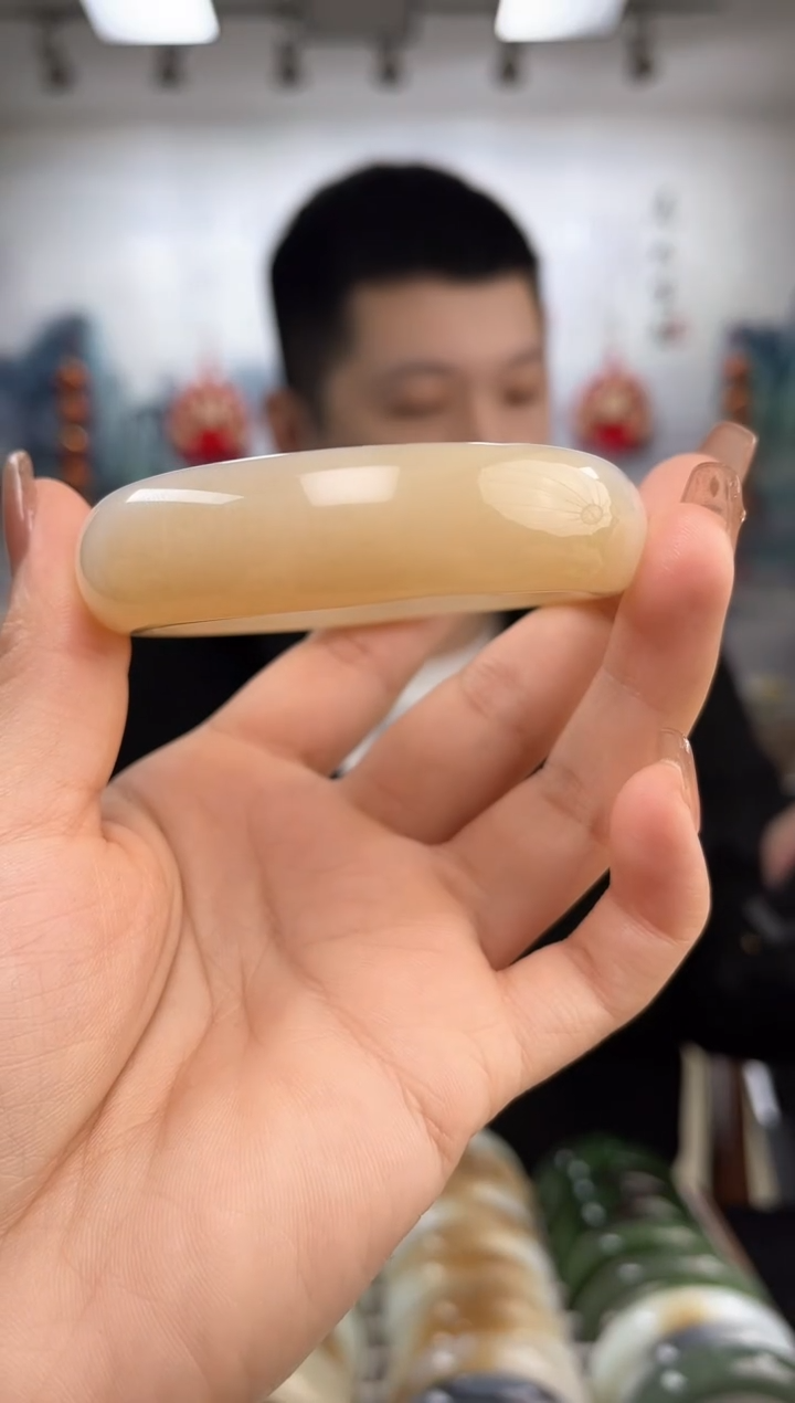 【闪购商品】和田玉手镯未镶嵌55圈口0864