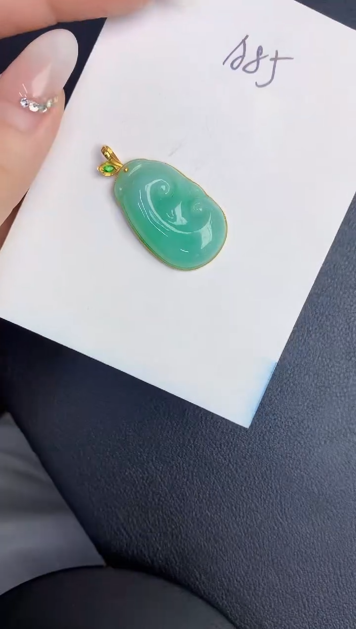 【闪购商品】翡翠颈饰18K金镶嵌00000000000