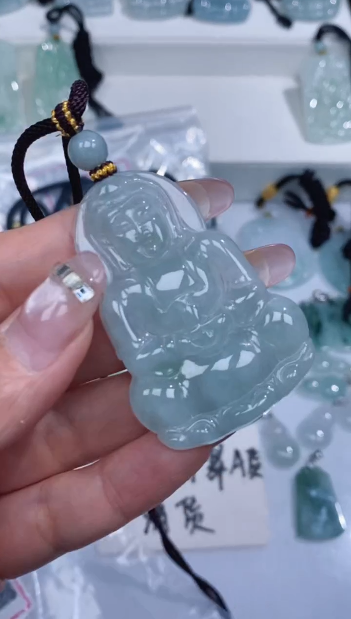 颈饰未镶嵌翡翠吊坠