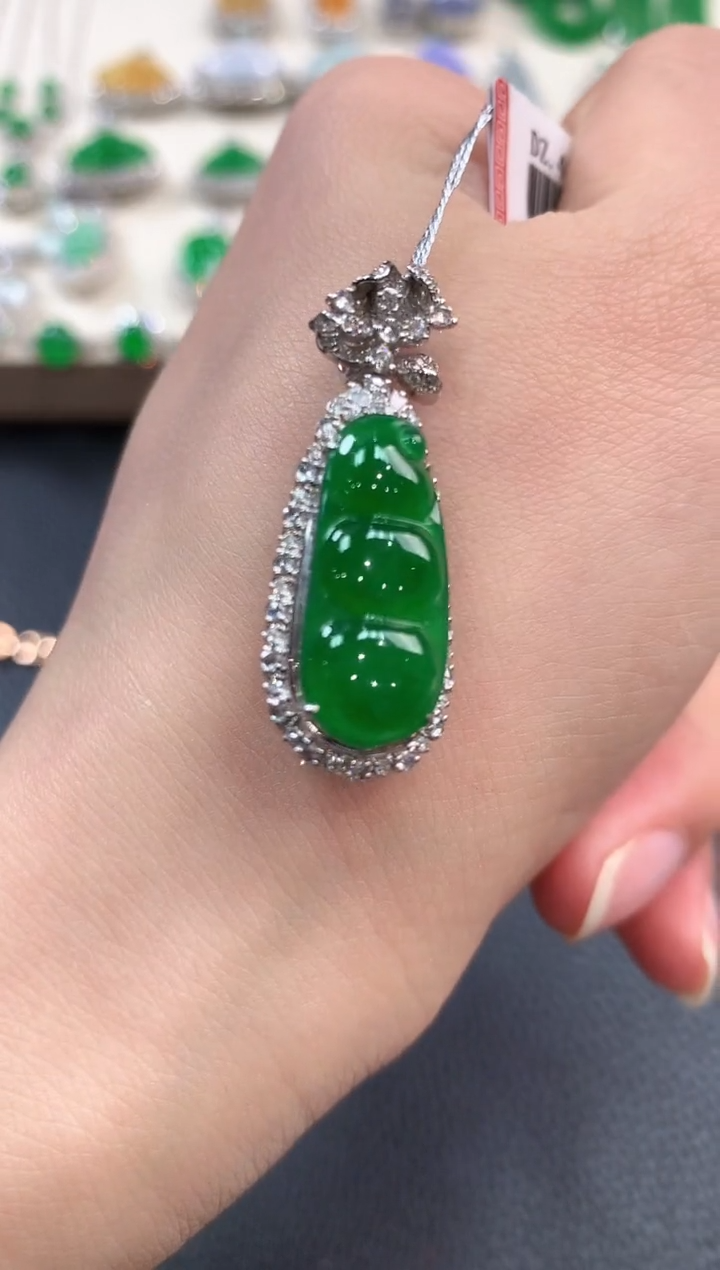 【闪购商品】翡翠吊坠(不含链)18K金镶嵌b94       