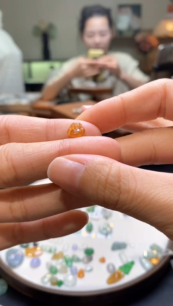 【闪购商品】翡翠未镶嵌颈饰佛公