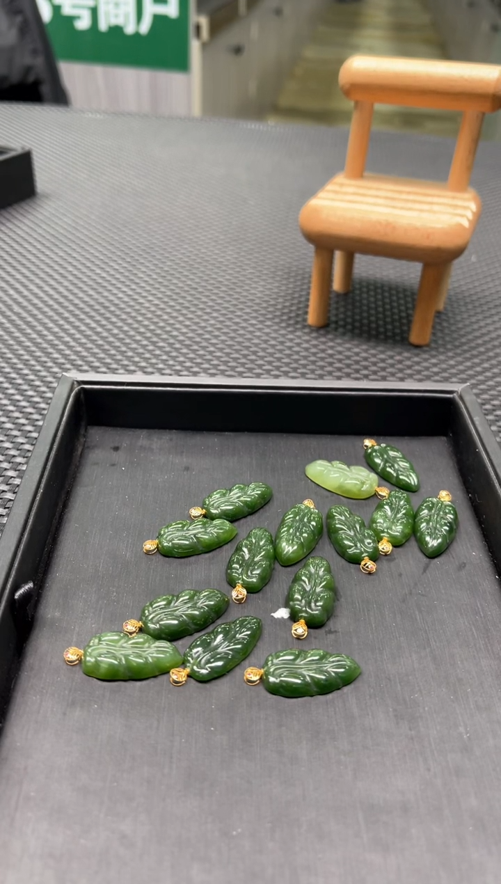 【闪购商品】和田玉吊坠18K金镶嵌多样性发1件