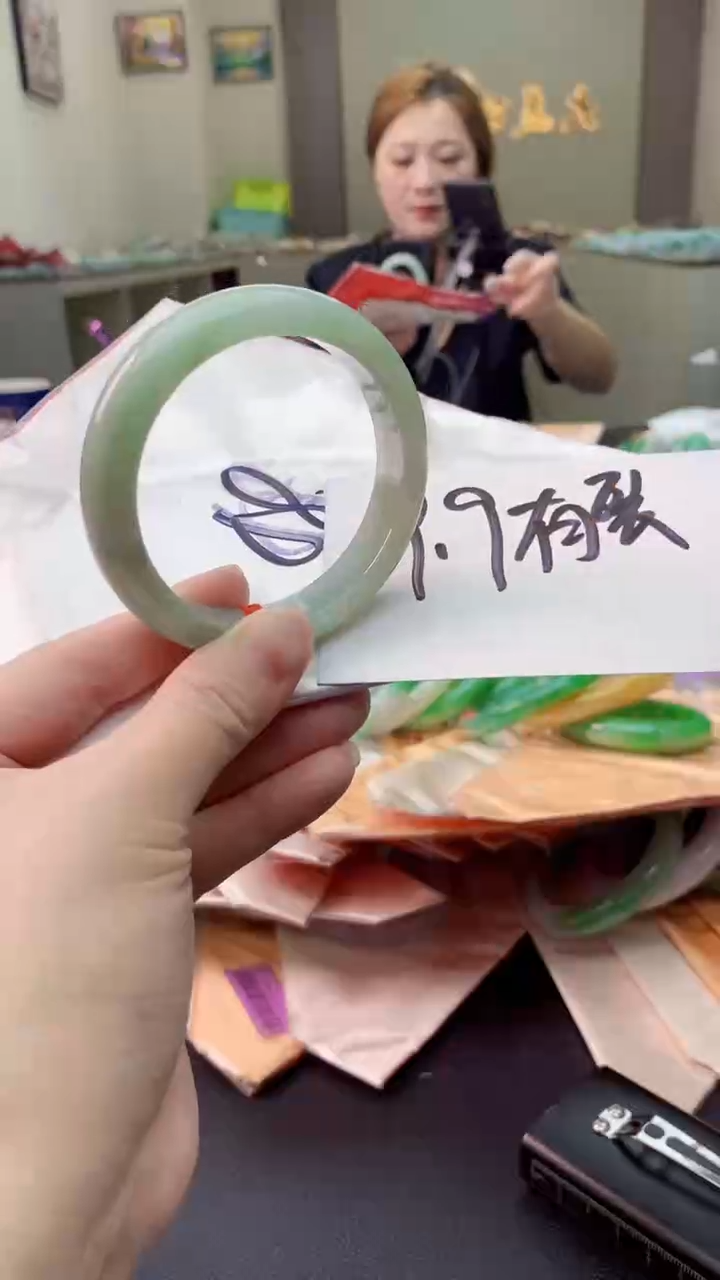 翡翠手镯未镶嵌0314833337