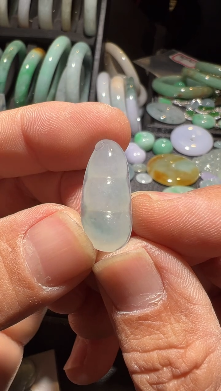 颈饰未镶嵌翡翠翡翠豆子。