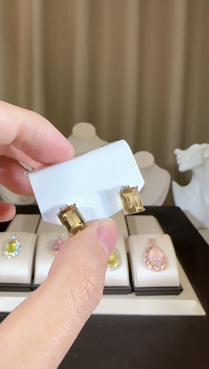 【闪购商品】黄晶耳饰银S925镶嵌耳钉