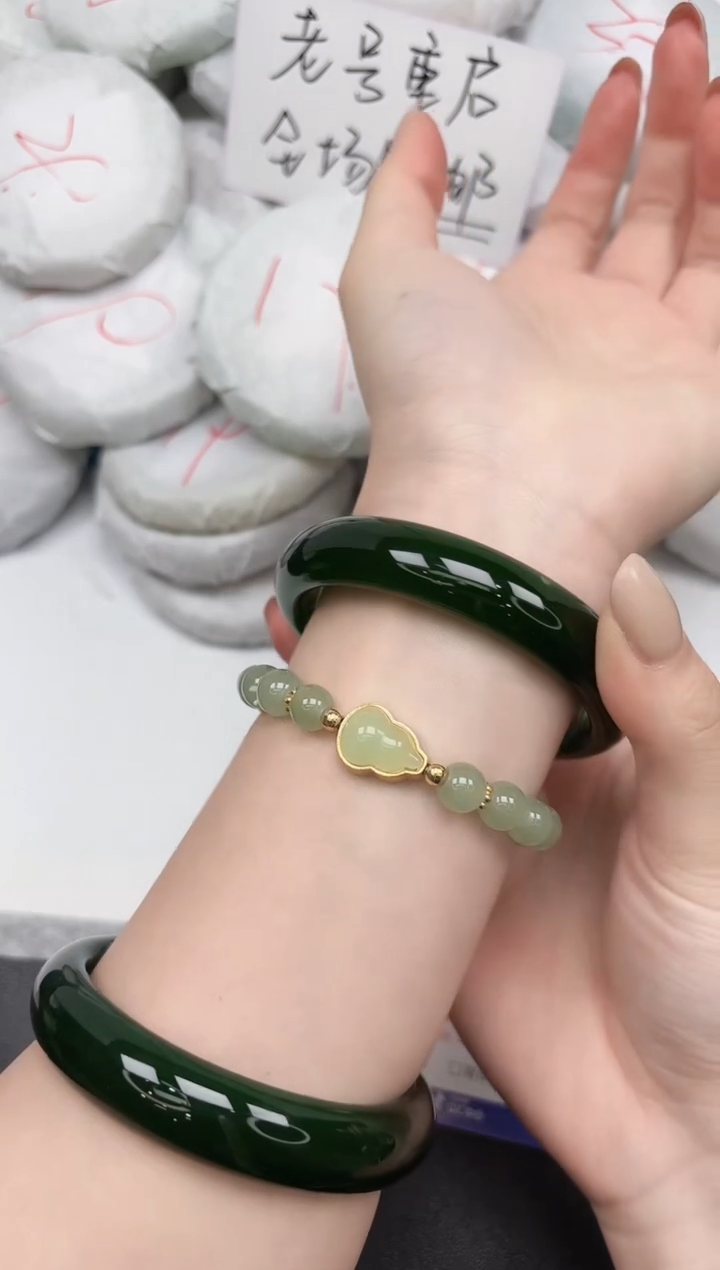 未镶嵌手镯石英质玉251/60.5