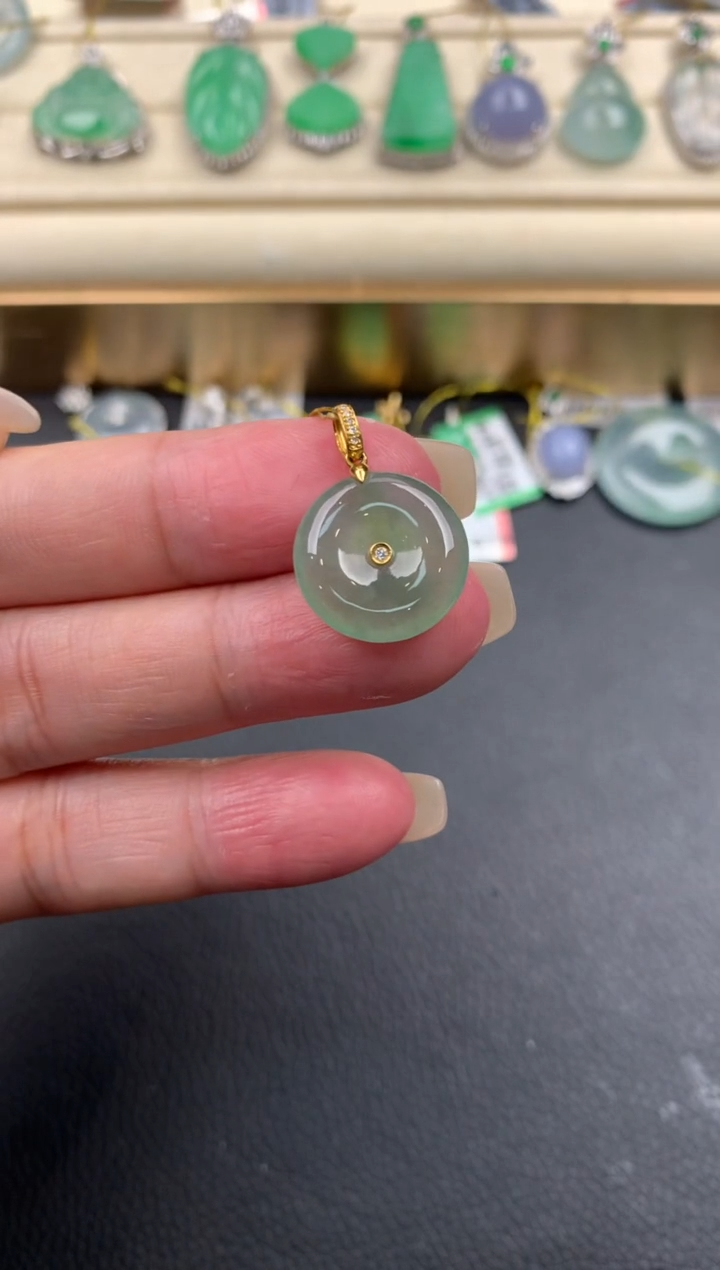 【闪购商品】翡翠颈饰18K金镶嵌Q545     