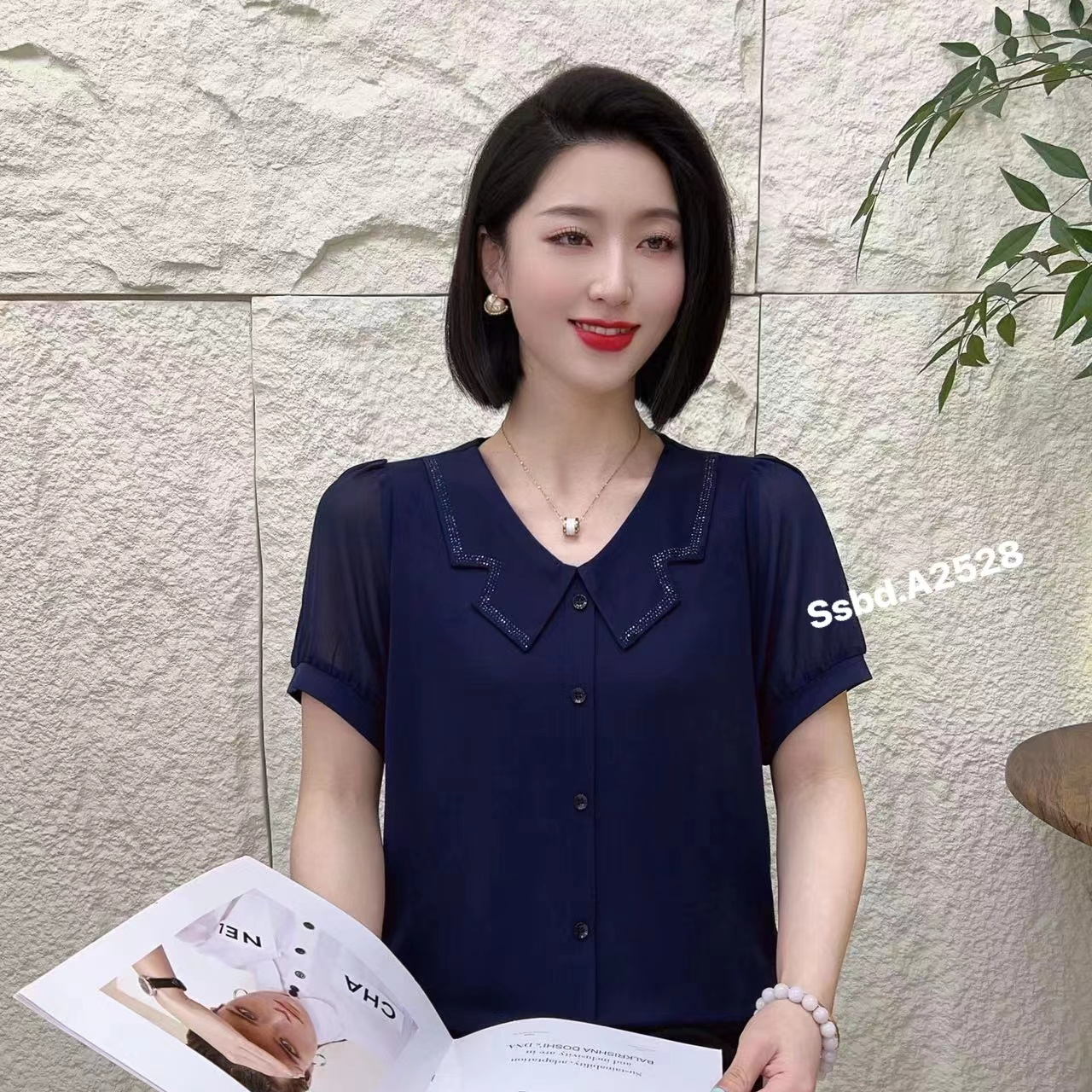 SSBD2528常规百搭刺绣开衫雪纺衫修身型蕾丝娃娃领常规款女士短袖