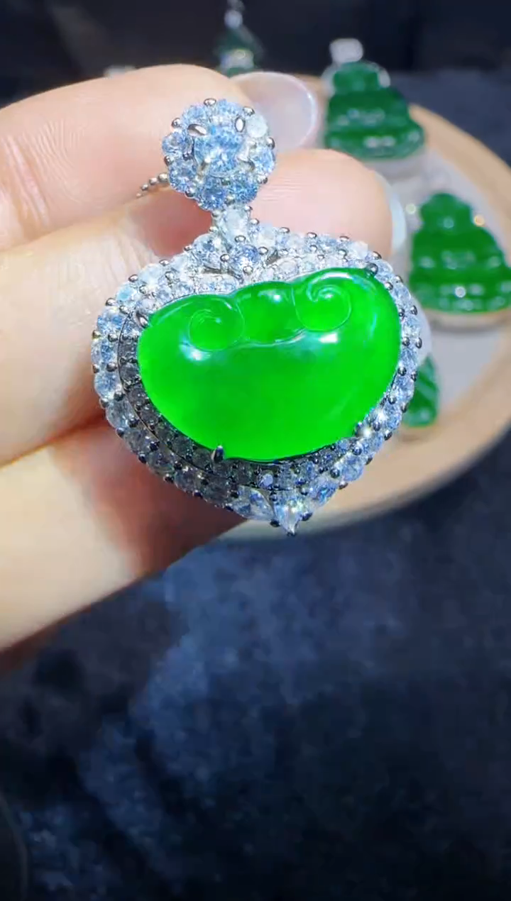 未镶嵌定制翡翠翡翠吊坠12